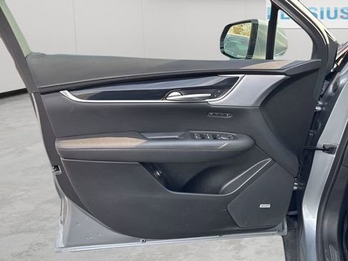 Used 2024 Cadillac XT5 Premium Luxury AWD/4WD image 9