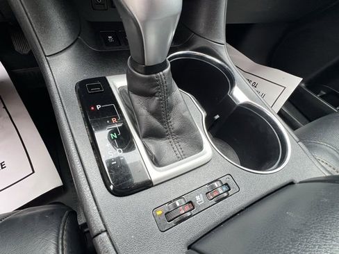 Used 2017 Toyota Highlander Limited image 17