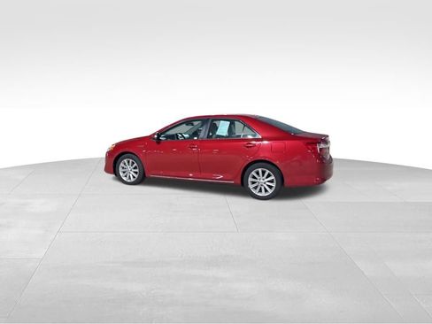 Used 2014 Toyota Camry XLE w/ Leather Package image 9