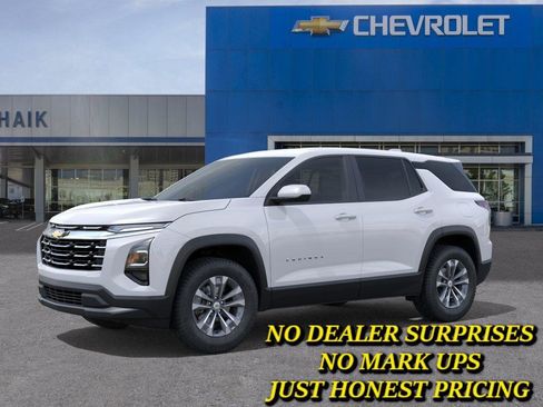 New 2026 Chevrolet Equinox LT FWD image 2