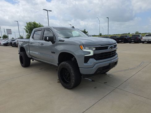 Used 2025 Chevrolet Silverado 1500 RST AWD/4WD image 7