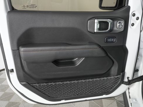 Used 2022 Jeep Wrangler Unlimited Rubicon w/ Xtreme Recon 35" Tire Package image 14