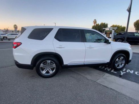 Used 2023 Honda Pilot EX-L image 9