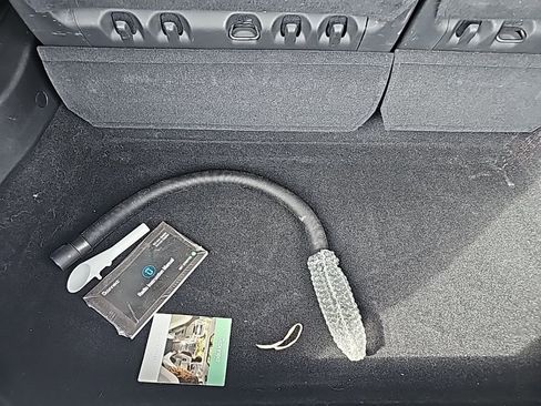 Used 2021 Chrysler Pacifica Limited w/ Uconnect Theater Family Group image 46