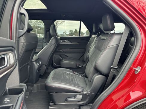 Used 2025 Ford Explorer ST w/ Sun And Sound Package image 31