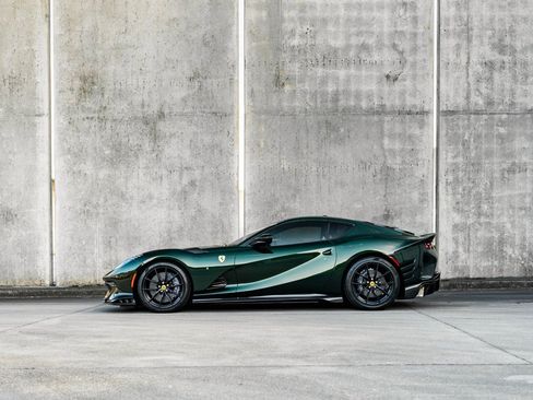 Used 2022 Ferrari 812 Competizione image 6