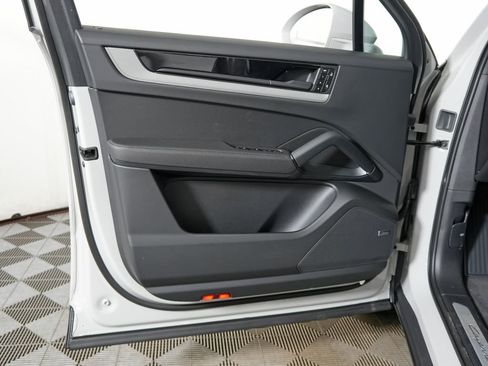 New 2026 Porsche Cayenne image 15