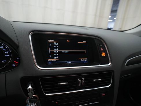 Used 2016 Audi Q5 2.0T Premium Plus w/ Technology Package AWD/4WD image 6