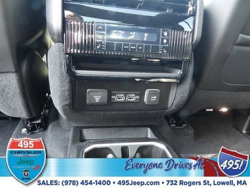 New 2026 Jeep Grand Wagoneer Limited image 17