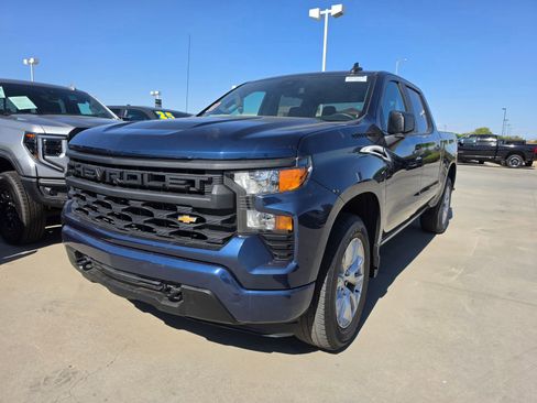 Used 2022 Chevrolet Silverado 1500 Custom w/ LPO, Dark Essentials Package RWD image 1