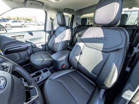 New 2025 Ford Maverick Lobo image 36