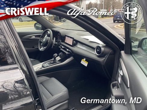 New 2024 Alfa Romeo Tonale Veloce image 37