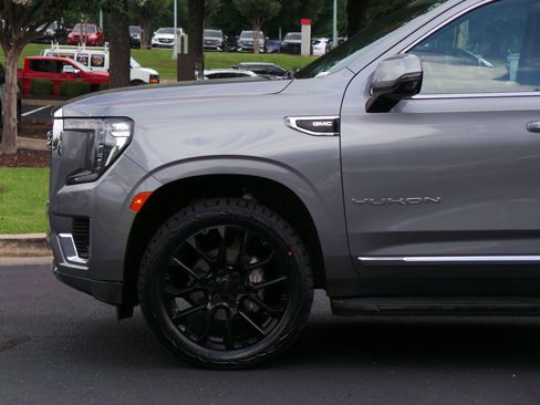 Used 2022 GMC Yukon SLT w/ SLT Premium Package RWD image 30