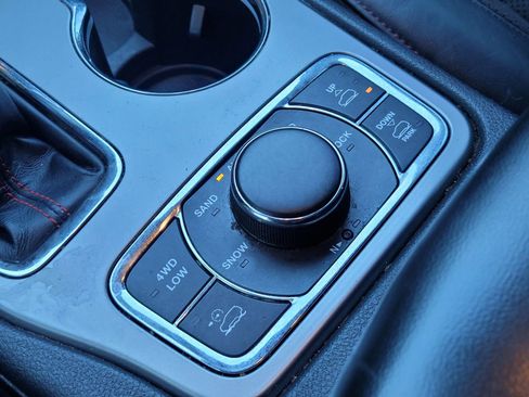 Used 2020 Jeep Grand Cherokee Trailhawk image 25