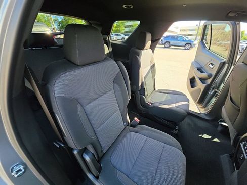 Used 2023 Chevrolet Traverse LT w/ LPO, Floor Liner Package AWD/4WD image 28