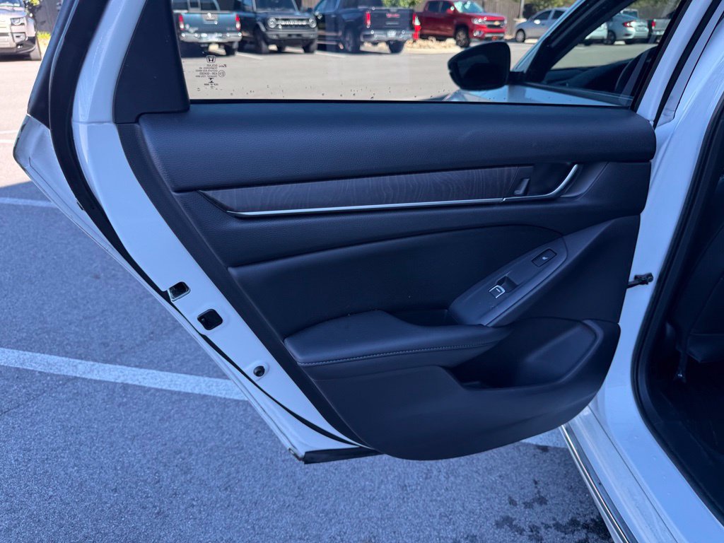 Used 2022 Honda Accord Touring image 18