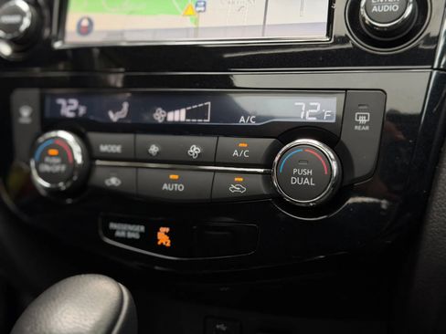 Used 2015 Nissan Rogue SL w/ SL Premium Package image 28