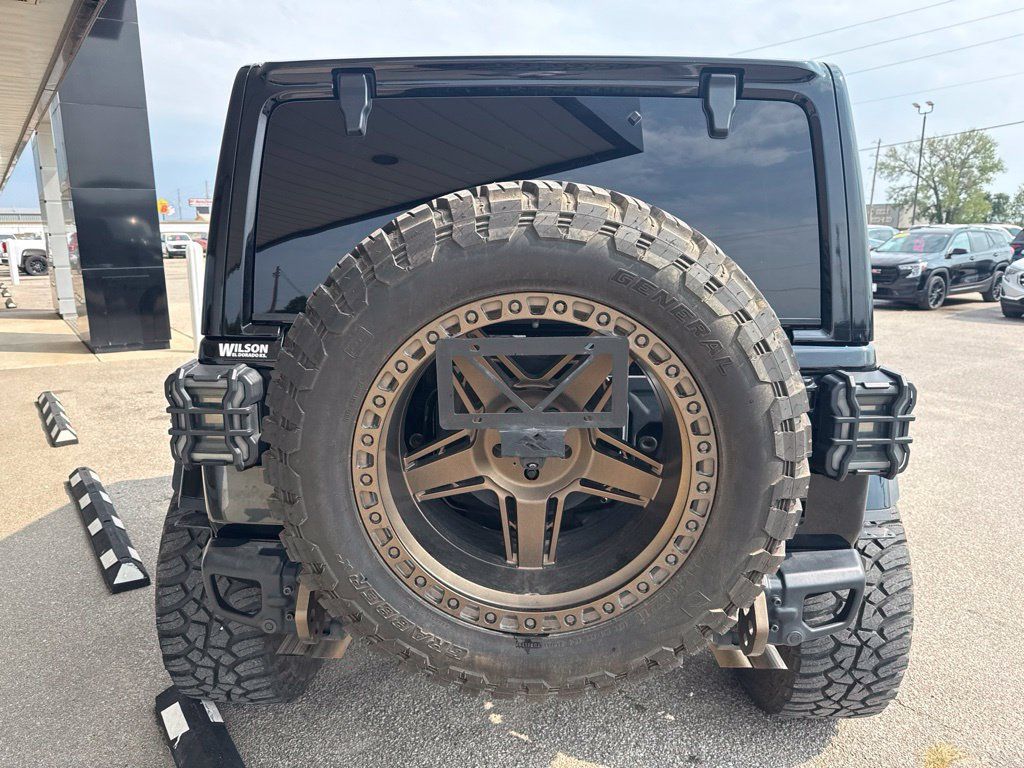 Used 2022 Jeep Wrangler Unlimited Rubicon w/ Xtreme Recon 35" Tire Package AWD/4WD image 4