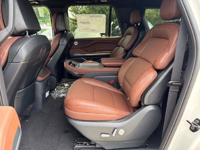 New 2026 Lincoln Navigator L Reserve AWD/4WD image 14