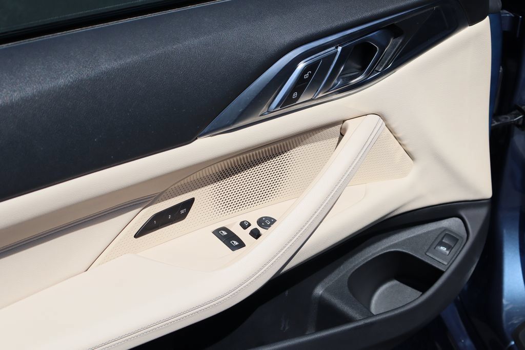 Used 2021 BMW 430i Coupe w/ Premium Package RWD image 18