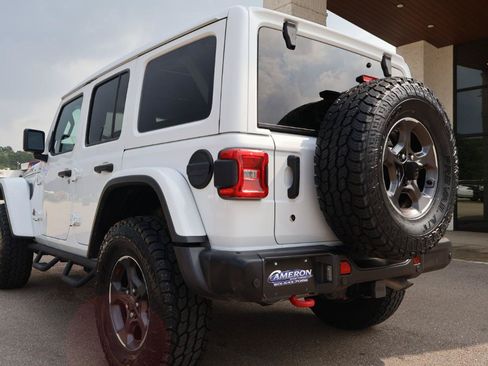 Used 2018 Jeep Wrangler Unlimited Rubicon AWD/4WD image 3