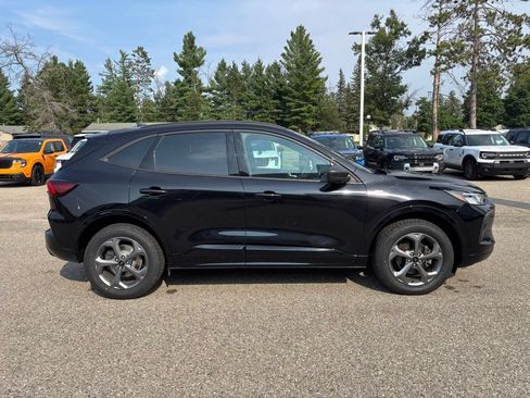 Used 2024 Ford Escape ST-Line w/ Tech Pack #1 AWD/4WD image 2