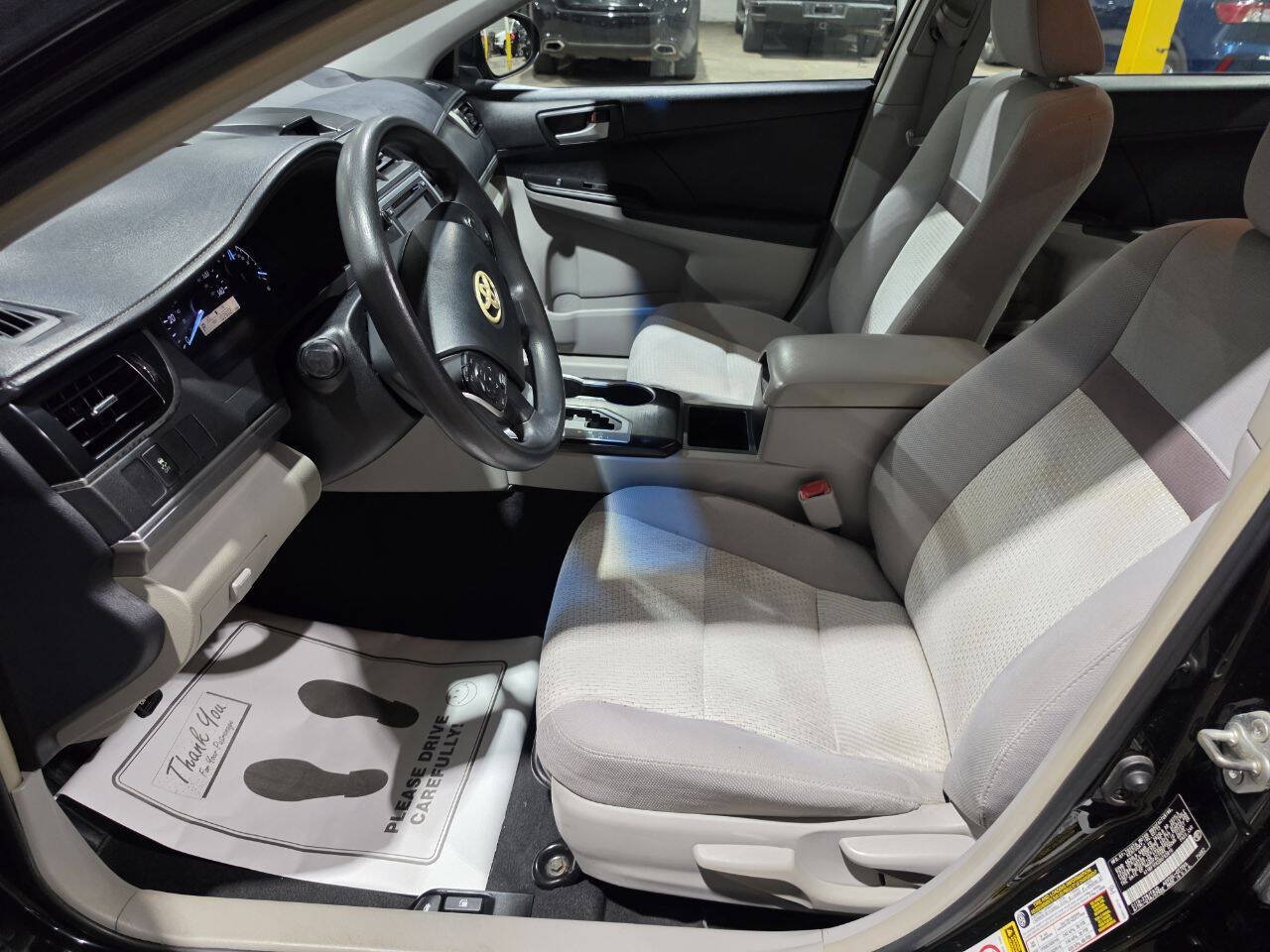 Used 2013 Toyota Camry FWD image 22