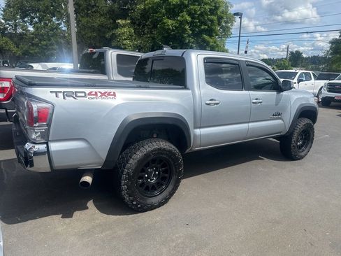Used 2022 Toyota Tacoma TRD Off-Road AWD/4WD image 2