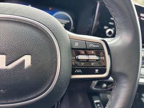 Used 2023 Kia Sorento SX image 19