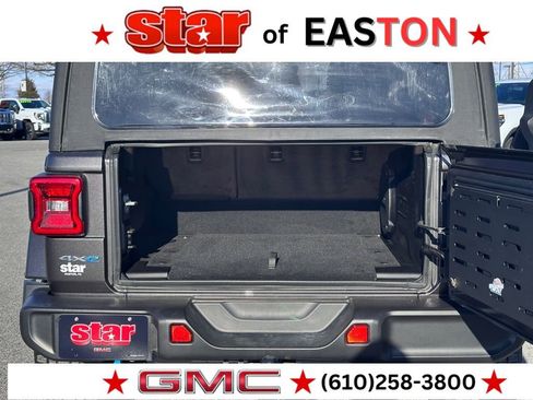 Used 2022 Jeep Wrangler Unlimited Sahara w/ Cold Weather Group image 41