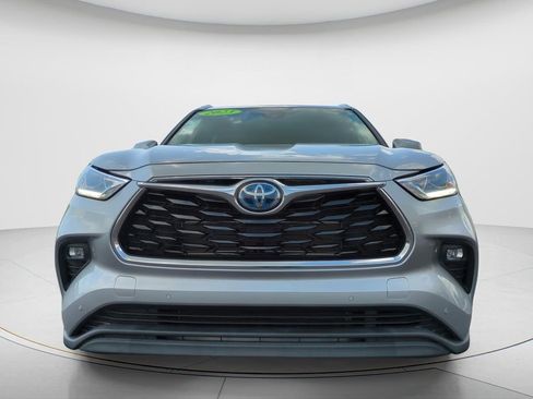 Used 2023 Toyota Highlander Limited image 8