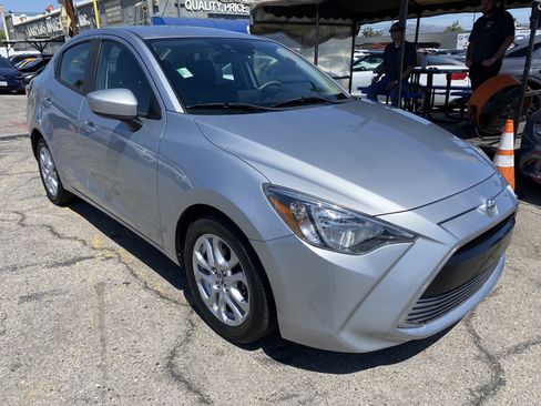 Used 2018 Toyota Yaris iA FWD image 5