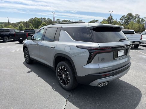 Used 2025 Chevrolet Traverse LT AWD/4WD image 7