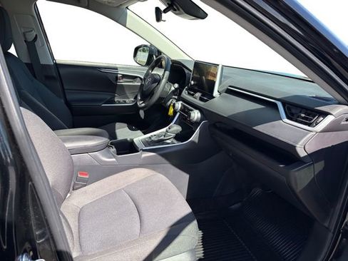Certified 2025 Toyota RAV4 LE AWD/4WD image 20
