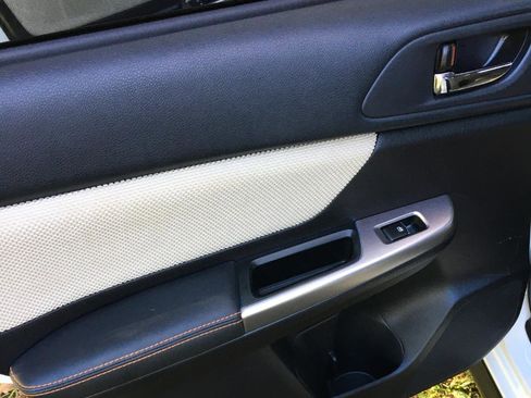 Used 2016 Subaru Crosstrek 2.0i Premium image 13