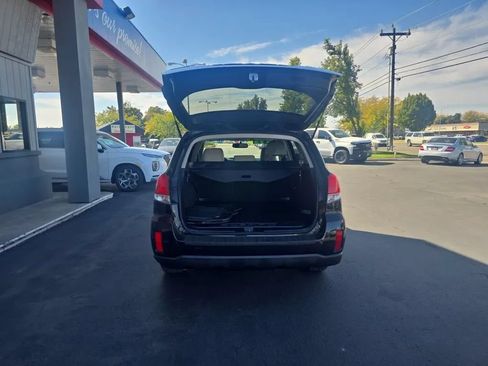 Used 2010 Subaru Outback 2.5i Limited w/ Popular Equipment Group 2A AWD/4WD image 4