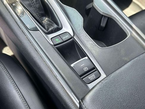 Used 2018 Honda Accord Sport image 31