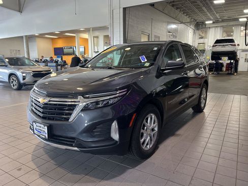Used 2022 Chevrolet Equinox LT FWD image 4