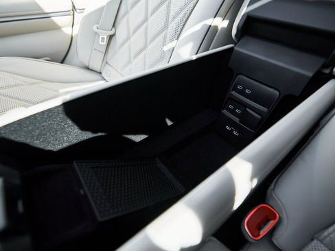 Used 2025 Mercedes-Benz Maybach S 680 4MATIC image 58