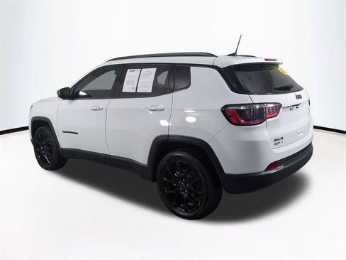 Used 2025 Jeep Compass Latitude w/ Altitude Special Edition AWD/4WD image 7