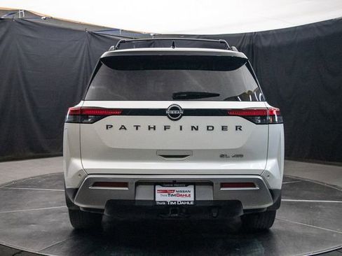Used 2023 Nissan Pathfinder SL w/ SL Premium Package AWD/4WD image 11
