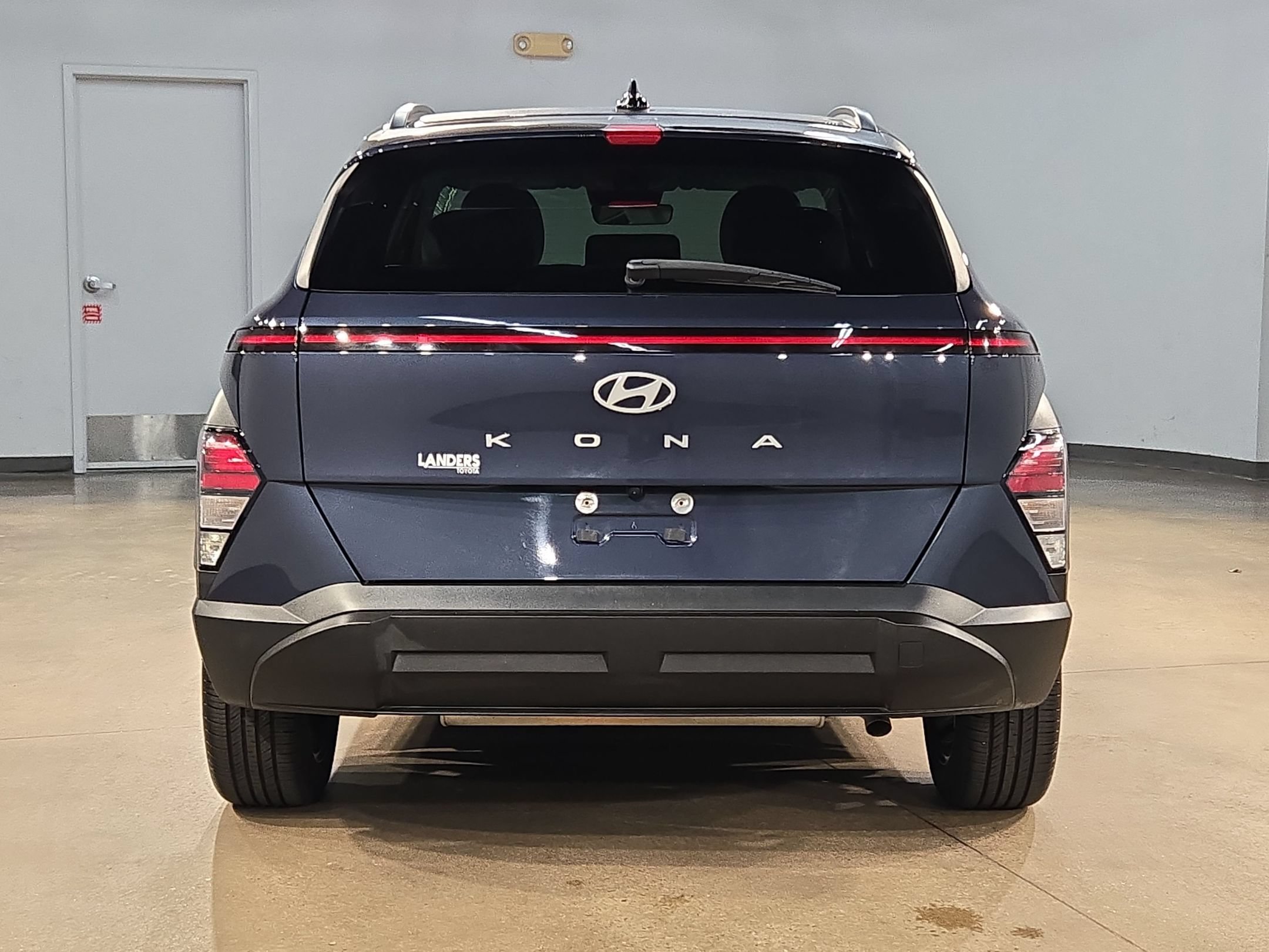 Used 2025 Hyundai Kona SEL FWD image 6