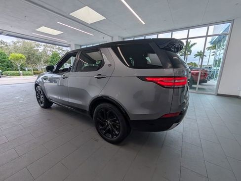 Used 2020 Land Rover Discovery Landmark image 9