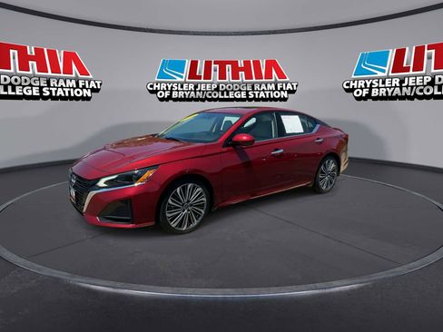 Used 2024 Nissan Altima 2.5 SL FWD image 4