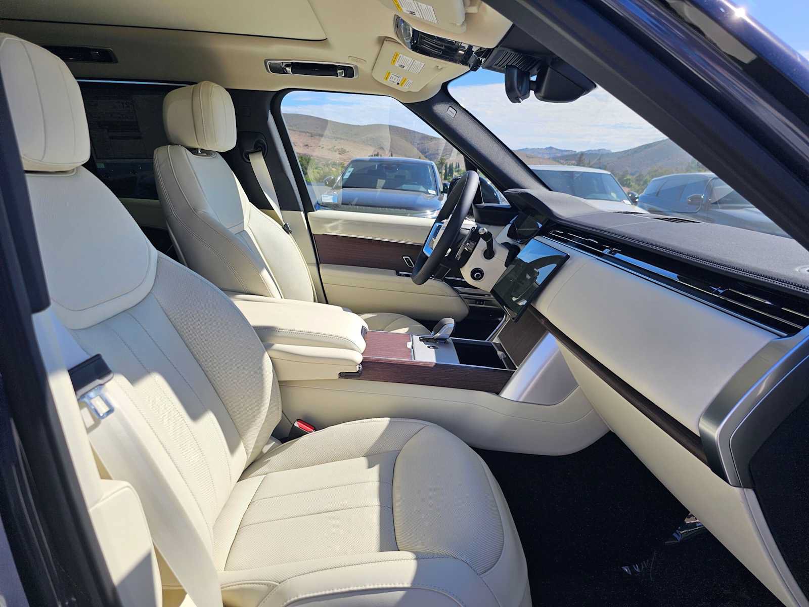New 2026 Land Rover Range Rover SE AWD/4WD image 10