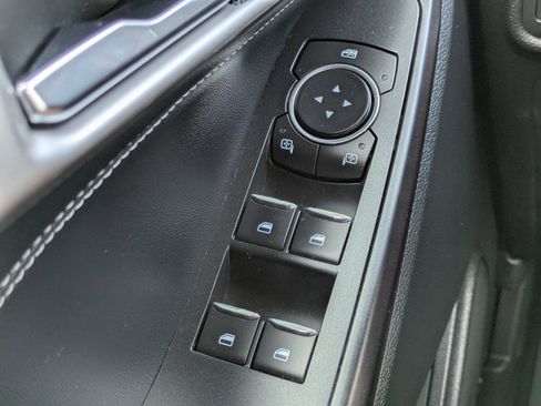 Used 2020 Ford Explorer XLT w/ Equipment Group 202A image 20