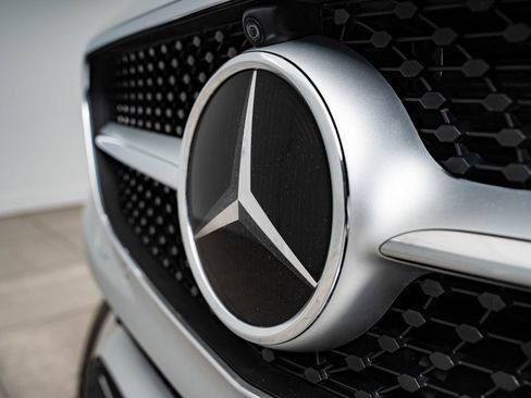 Used 2019 Mercedes-Benz E 450 4MATIC Coupe image 3