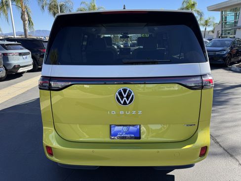 Used 2025 Volkswagen ID. Buzz 1st Edition image 9