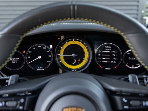 Certified 2022 Porsche 911 Targa 4S AWD/4WD image 33
