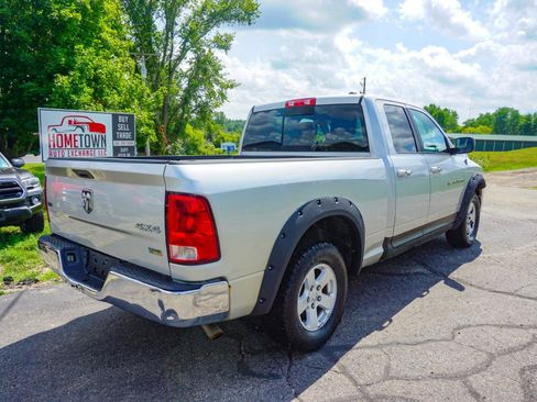 Used 2011 RAM 1500 Classic SLT AWD/4WD image 3
